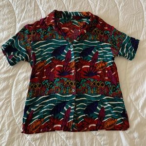Vintage women’s Hawaiian shirt colorful